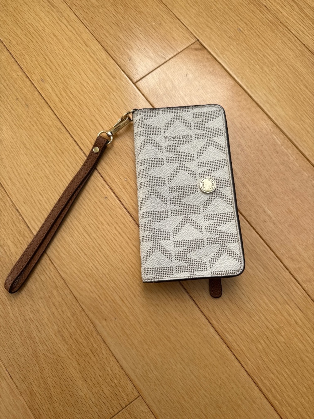 Michael Kors Phone Wallet